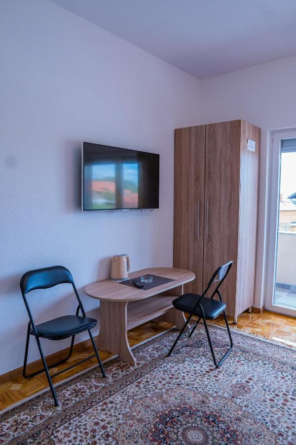 Apartmani Hadzic Zivinice Buitenkant foto
