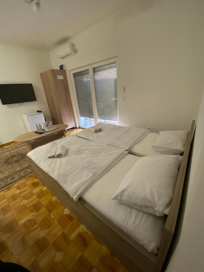 Apartmani Hadzic Zivinice Buitenkant foto