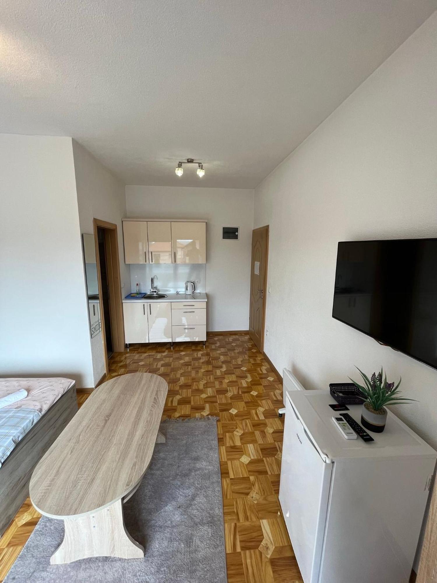 Apartmani Hadzic Zivinice Buitenkant foto