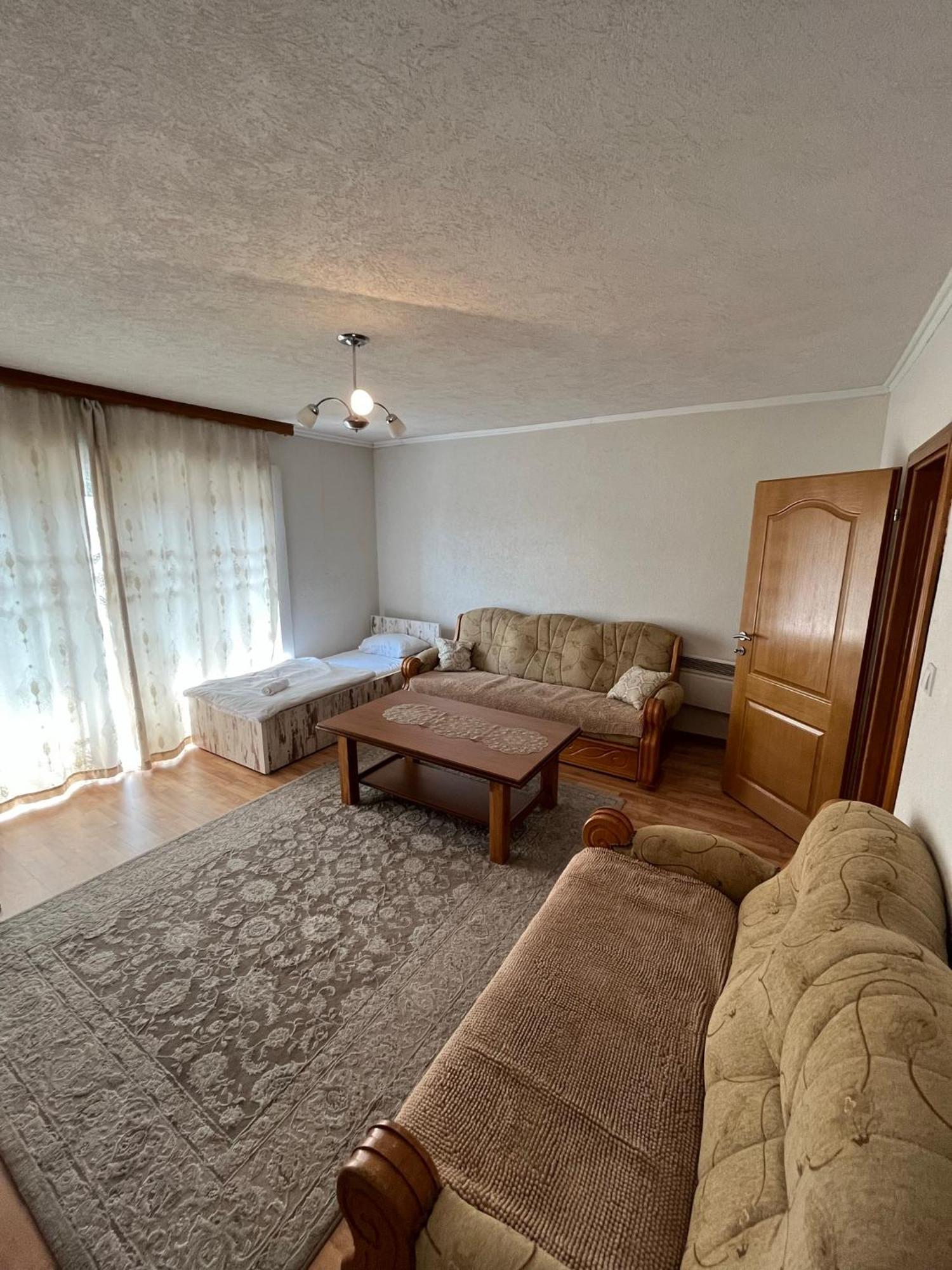 Apartmani Hadzic Zivinice Buitenkant foto